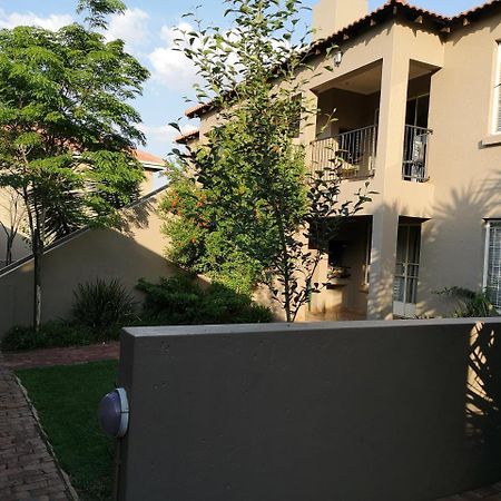 Airport Lodge Guest House Kempton Park Exterior foto