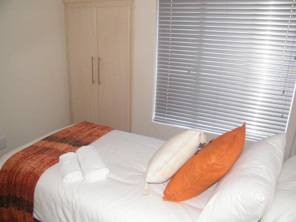 Airport Lodge Guest House Kempton Park Exterior foto