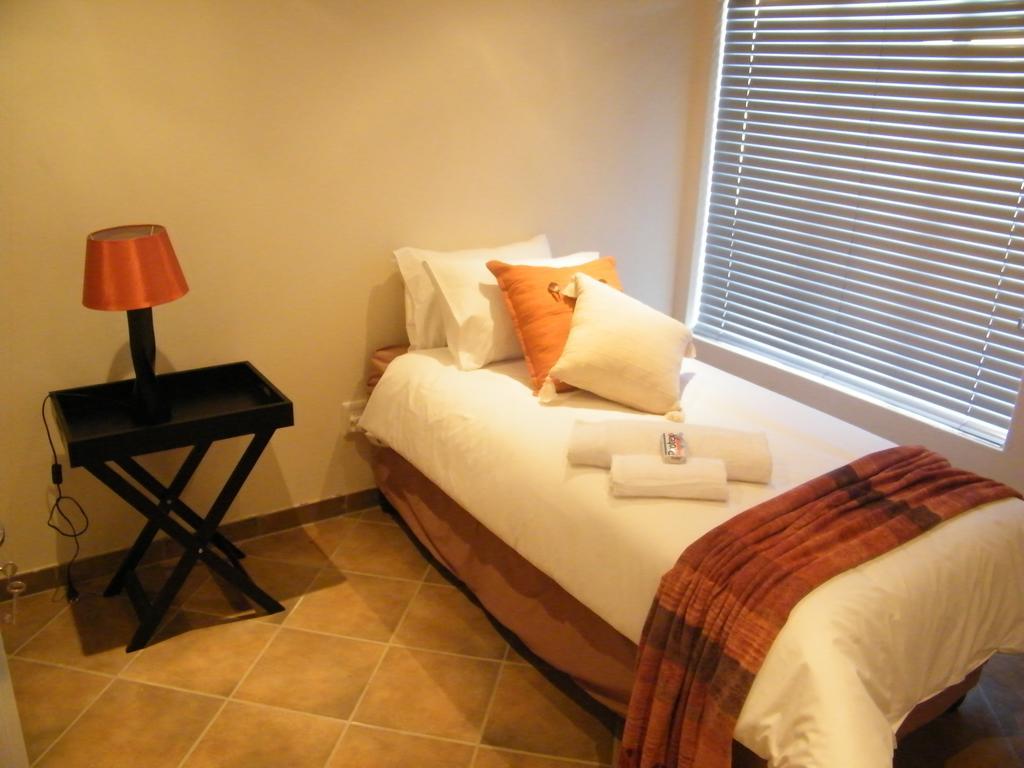 Airport Lodge Guest House Kempton Park Exterior foto