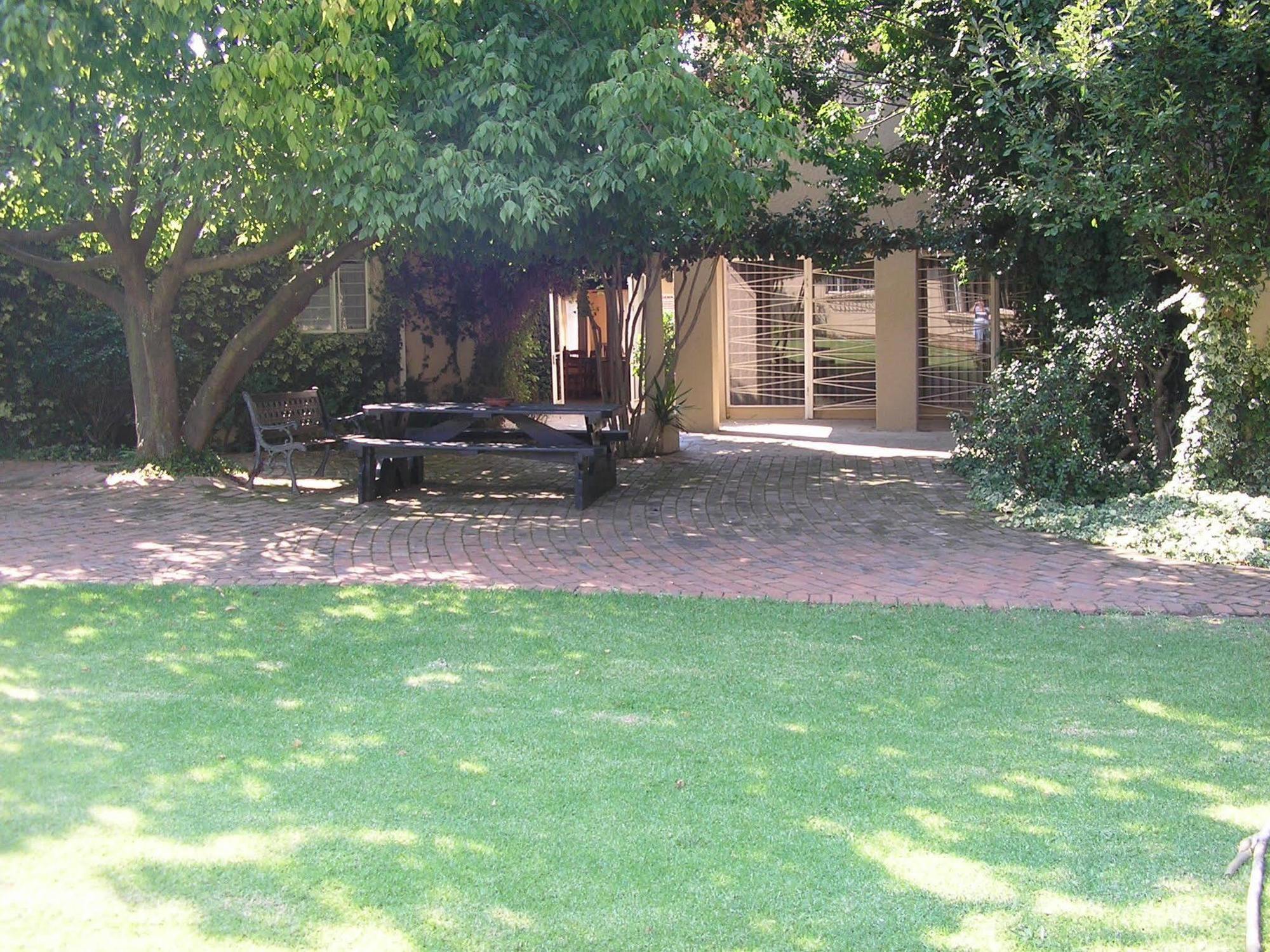 Airport Lodge Guest House Kempton Park Exterior foto